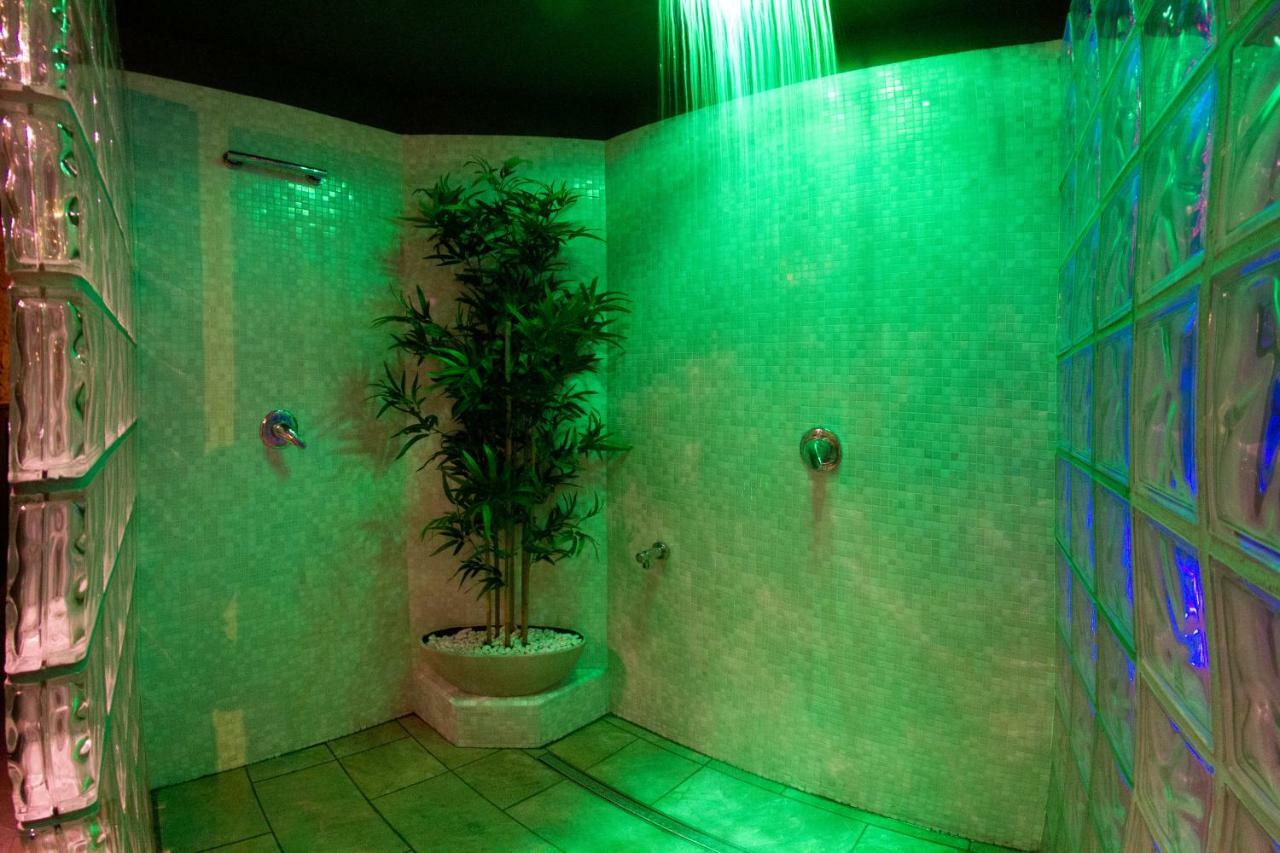 new emotion room Trieste Exterior foto